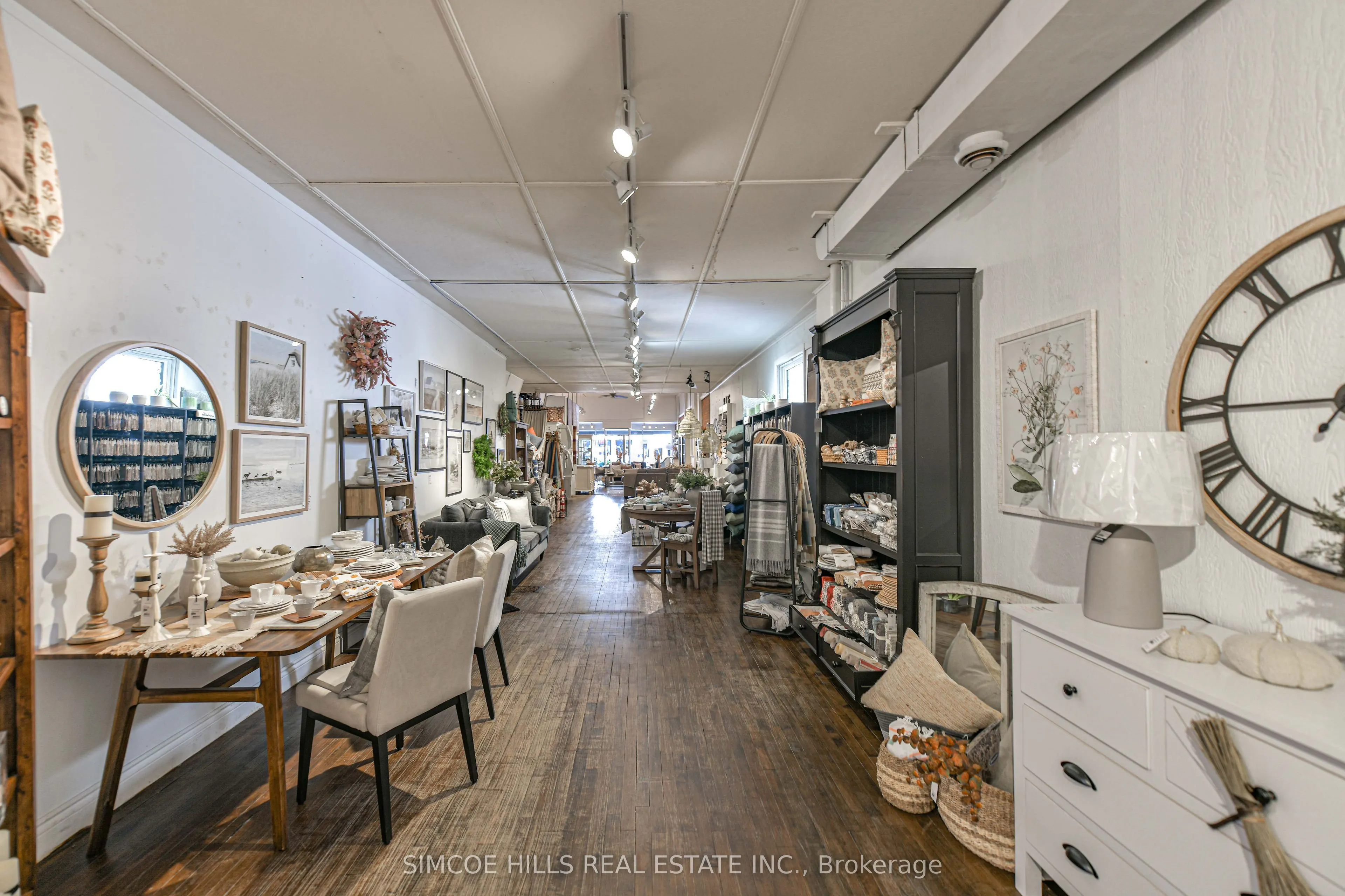 137 and 141 mississaga Street E