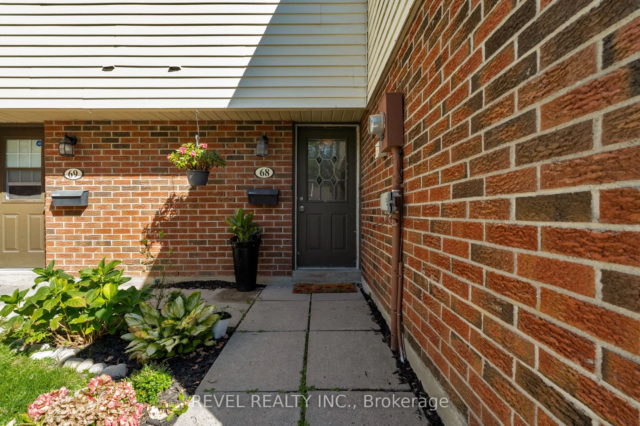 28 Donald Street, #68