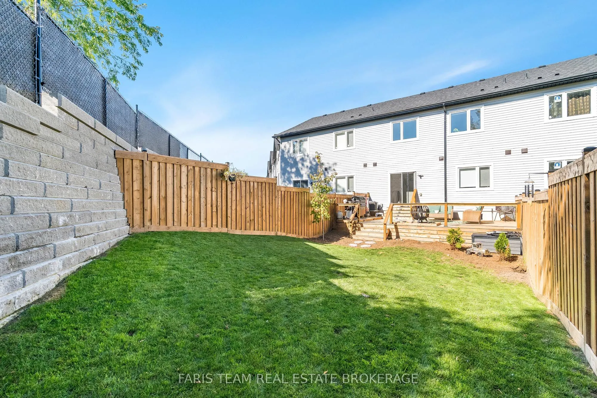 16 Lahey Crescent
