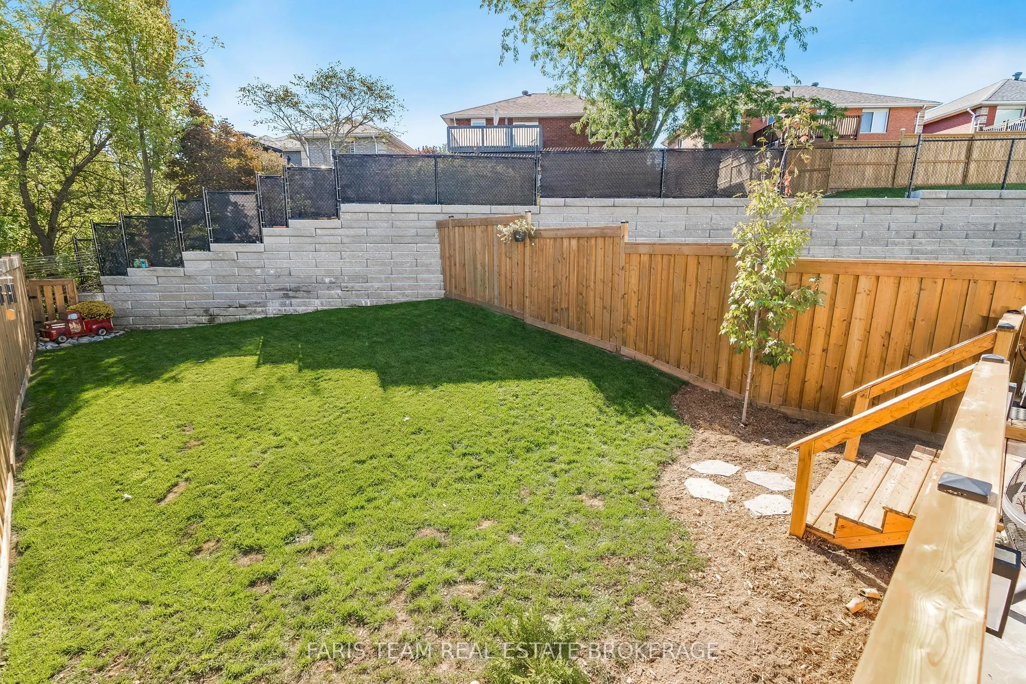 16 Lahey Crescent