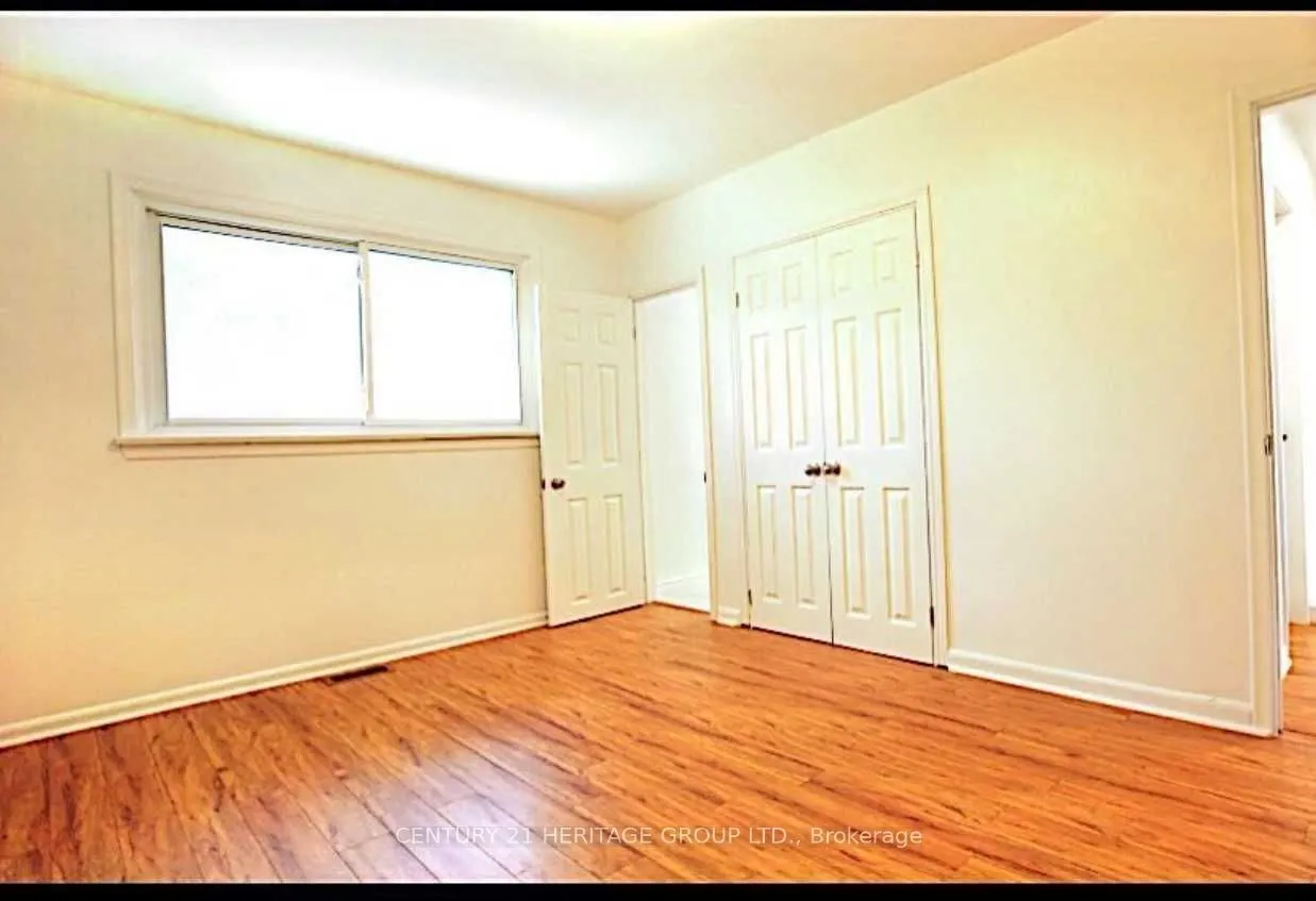 51 Steel Street S