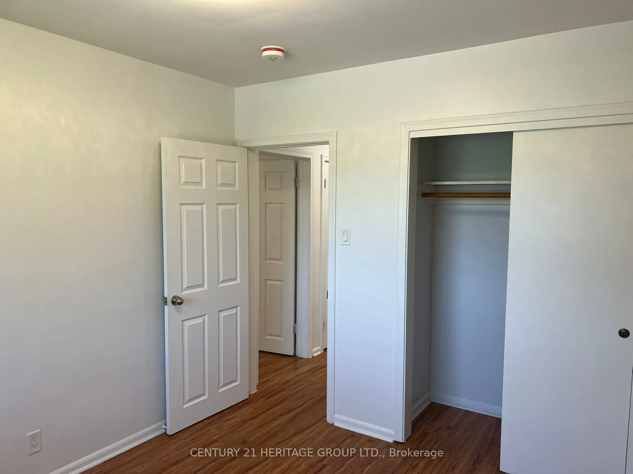 51 Steel Street S