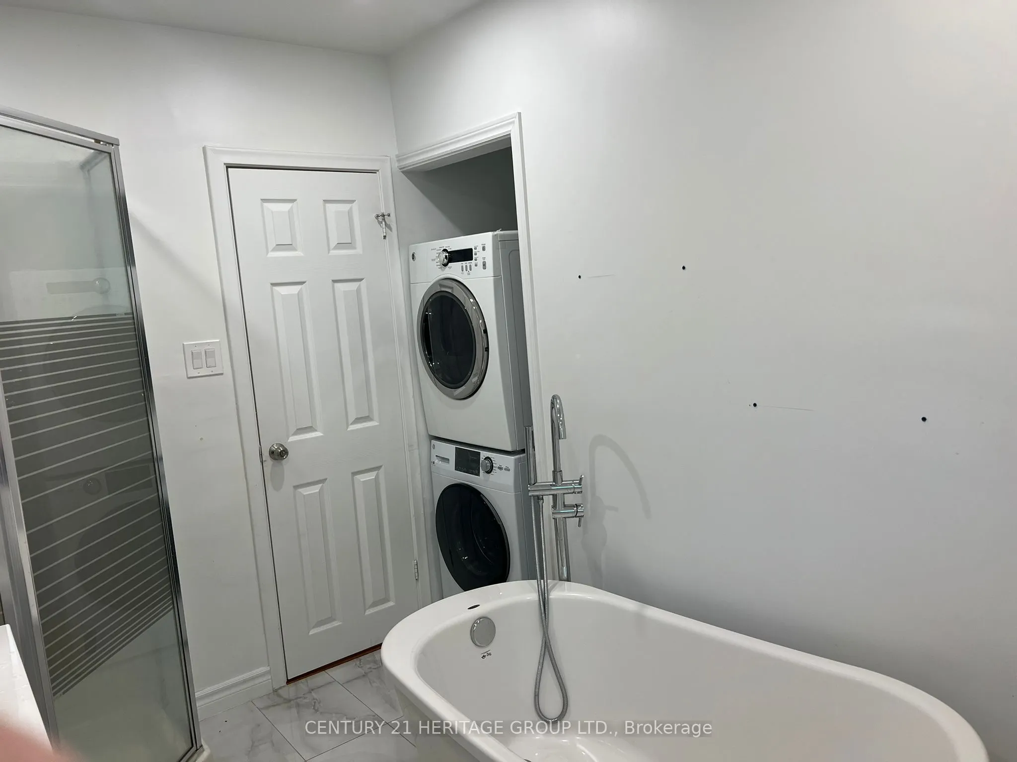 51 Steel Street S
