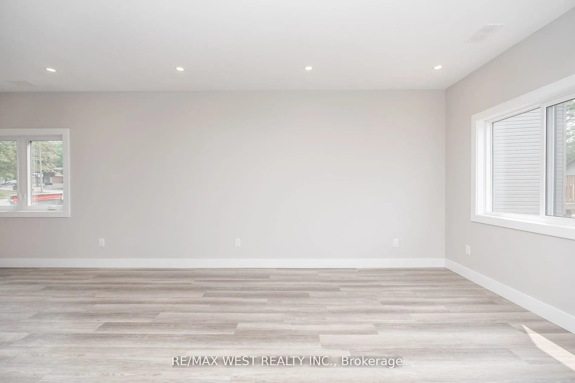 172 CUNDLES Road W, #1