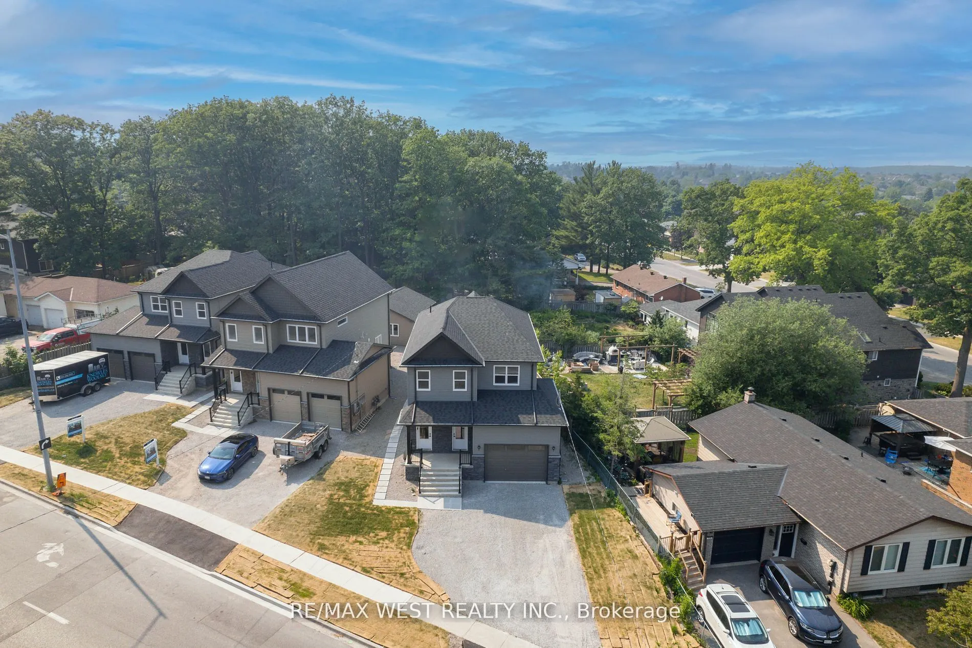172 CUNDLES Road W, #1