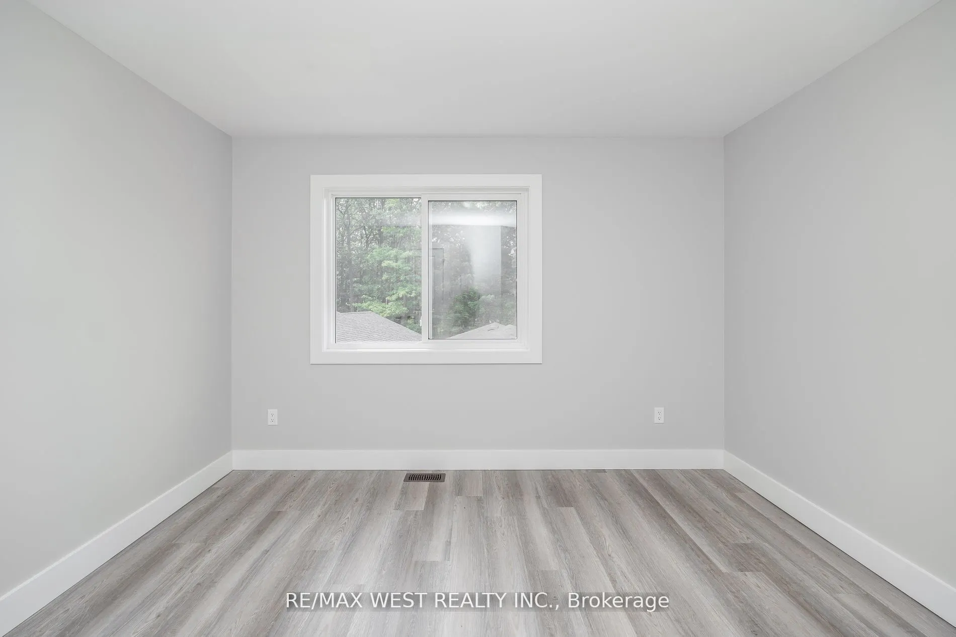 172 CUNDLES Road W, #1