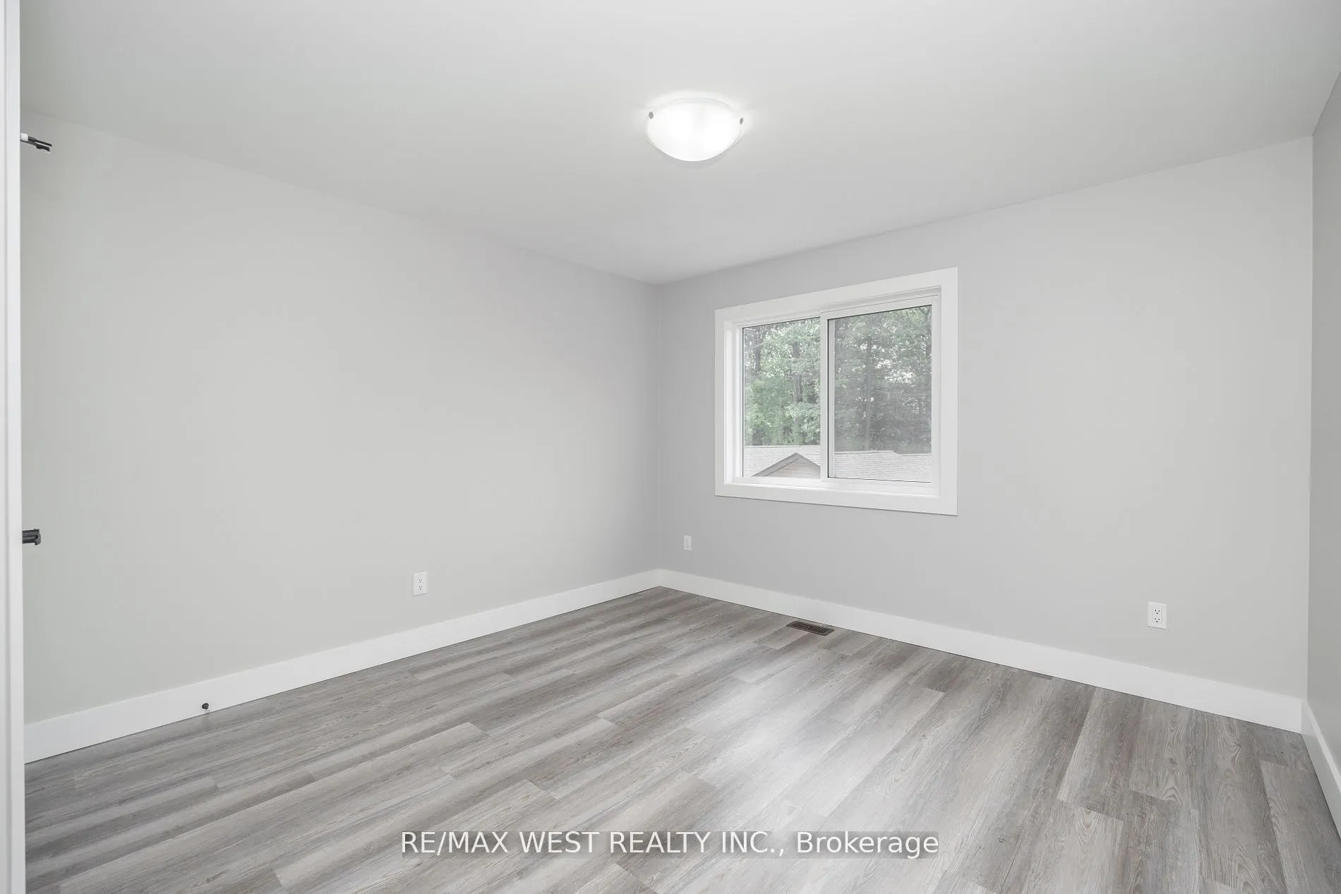 172 CUNDLES Road W, #1
