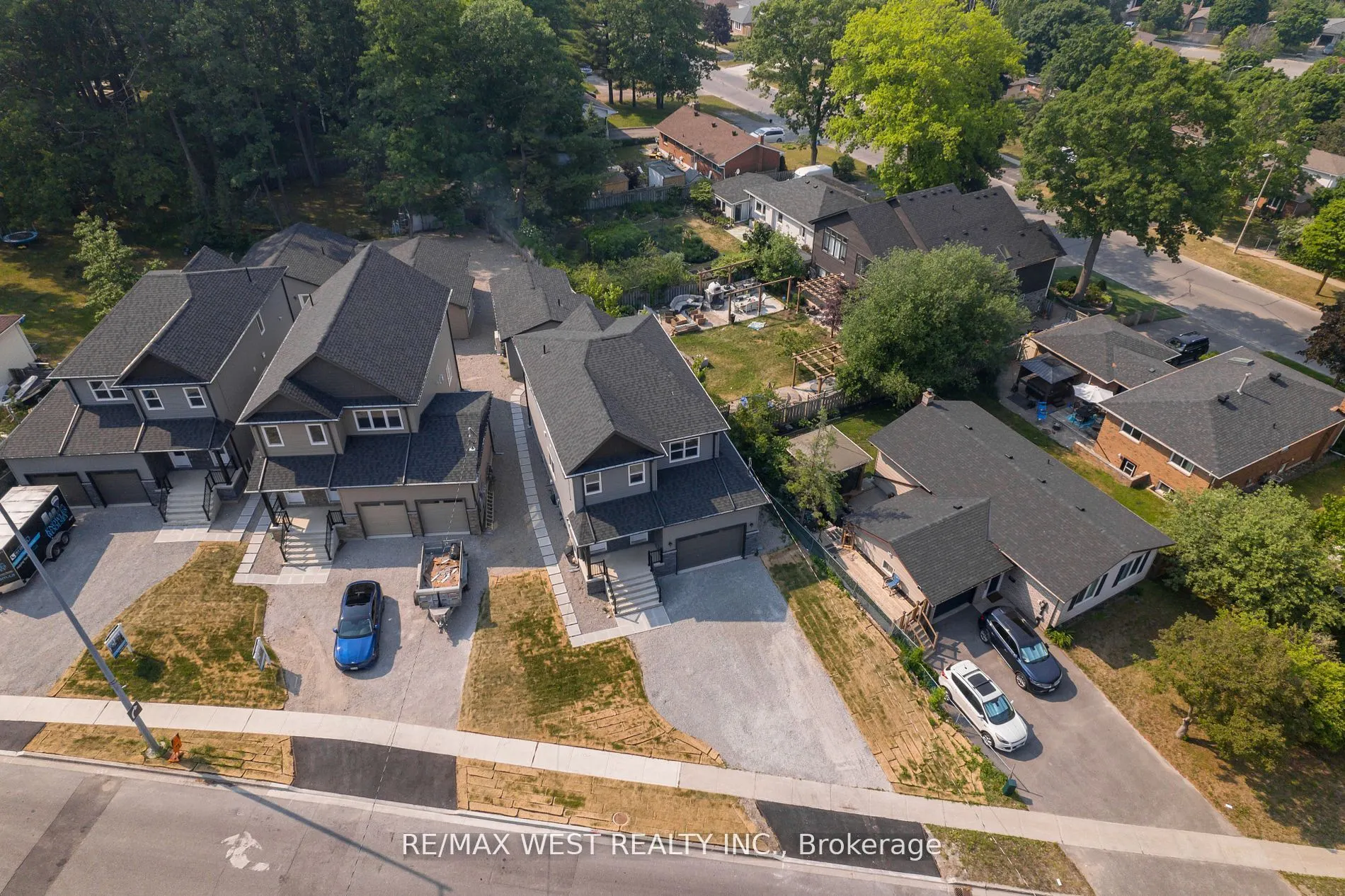 172 CUNDLES Road W, #1