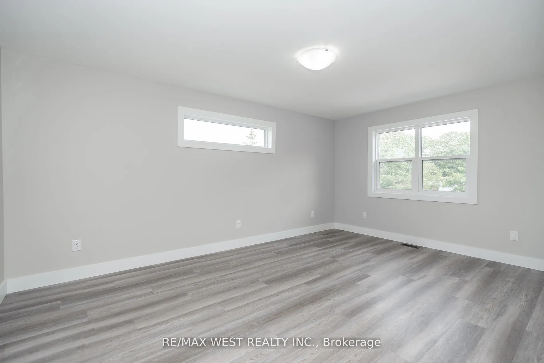 172 CUNDLES Road W, #1
