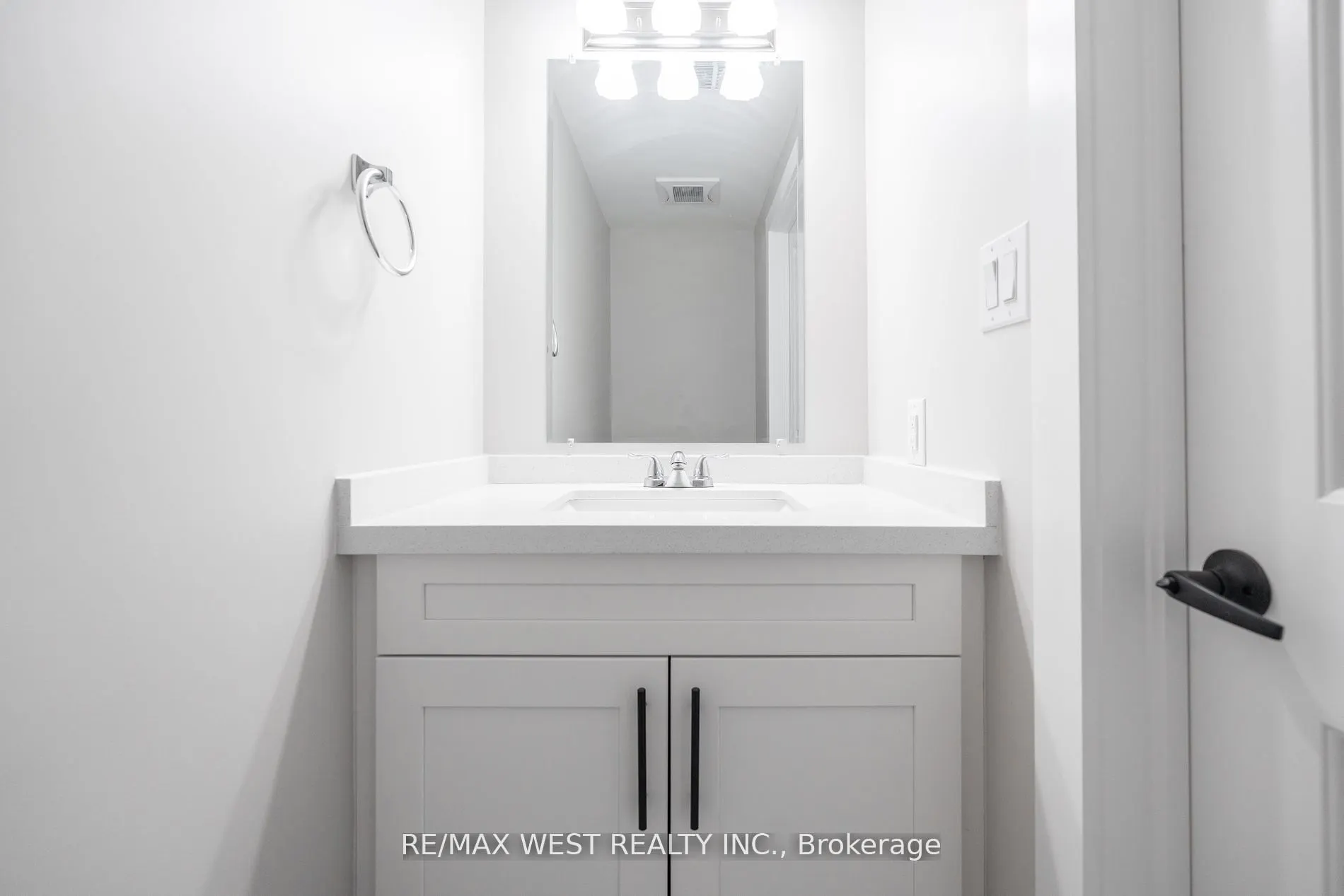 172 CUNDLES Road W, #1