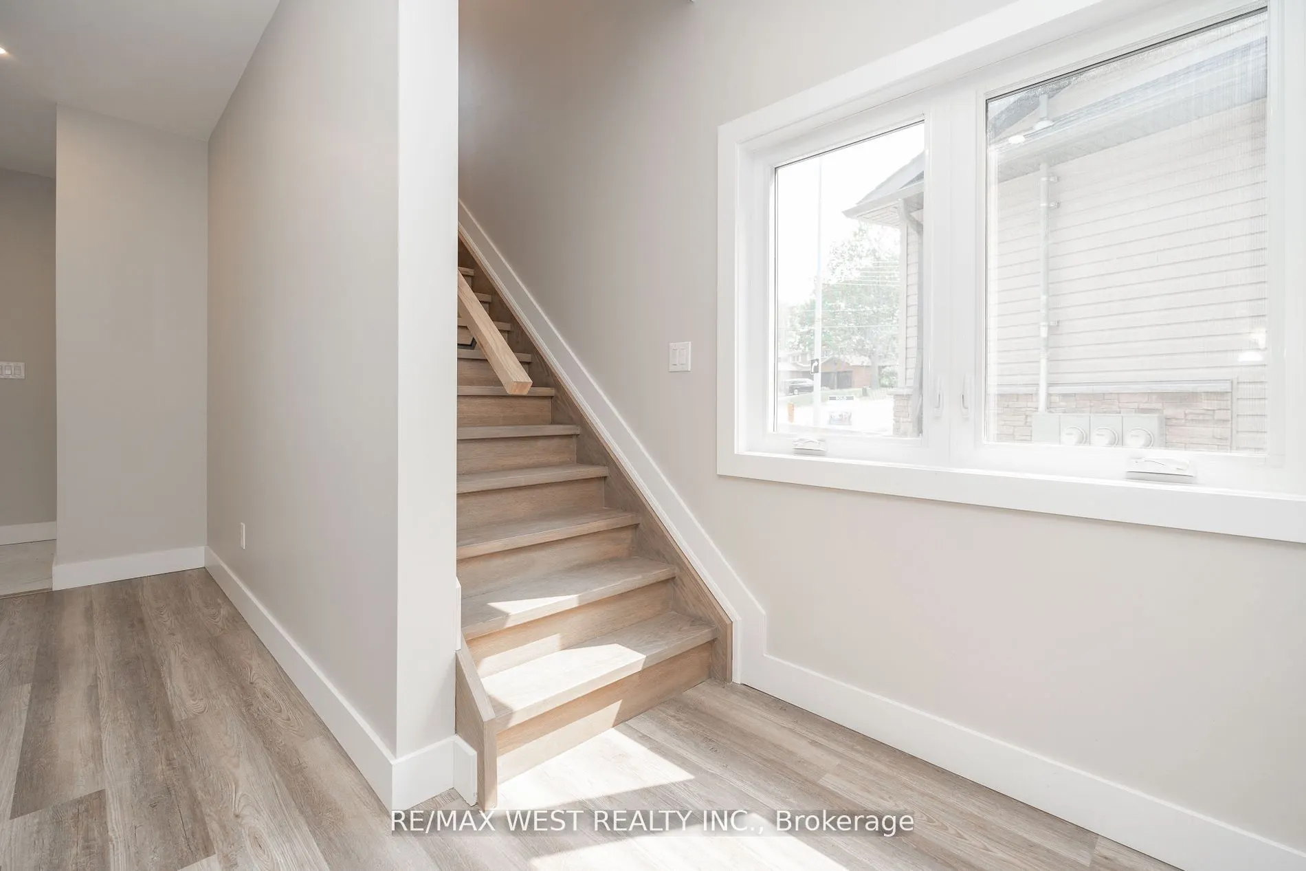 172 CUNDLES Road W, #1