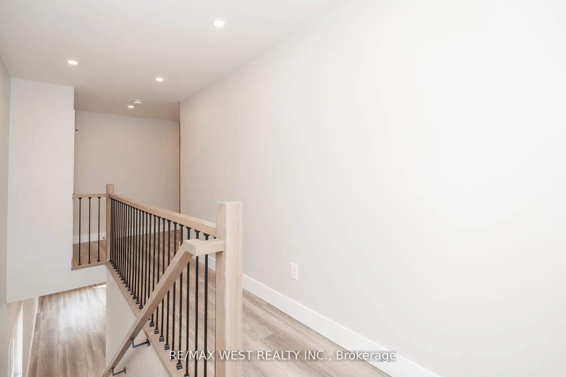 172 CUNDLES Road W, #1