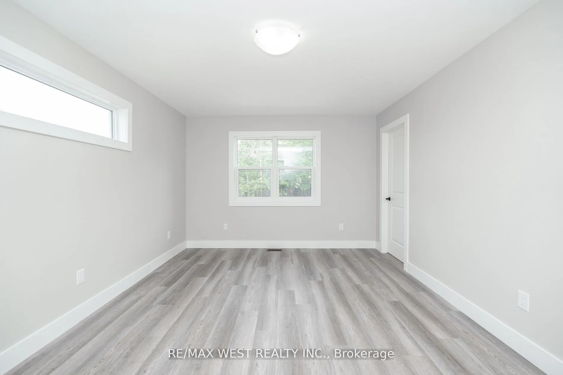 172 CUNDLES Road W, #1