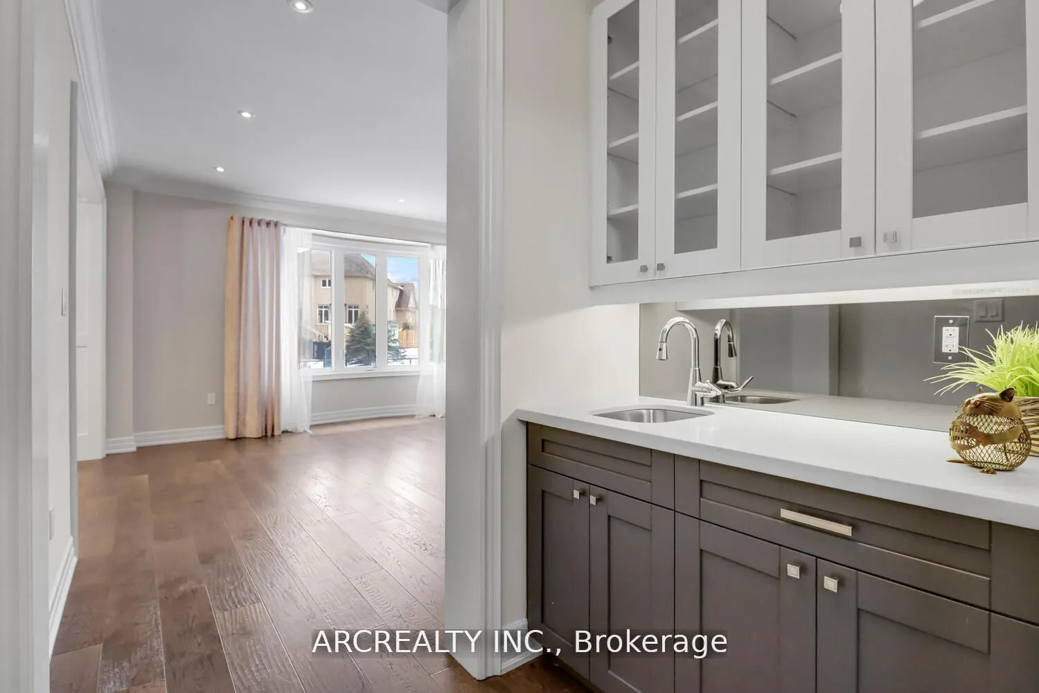 18 Moreau Way