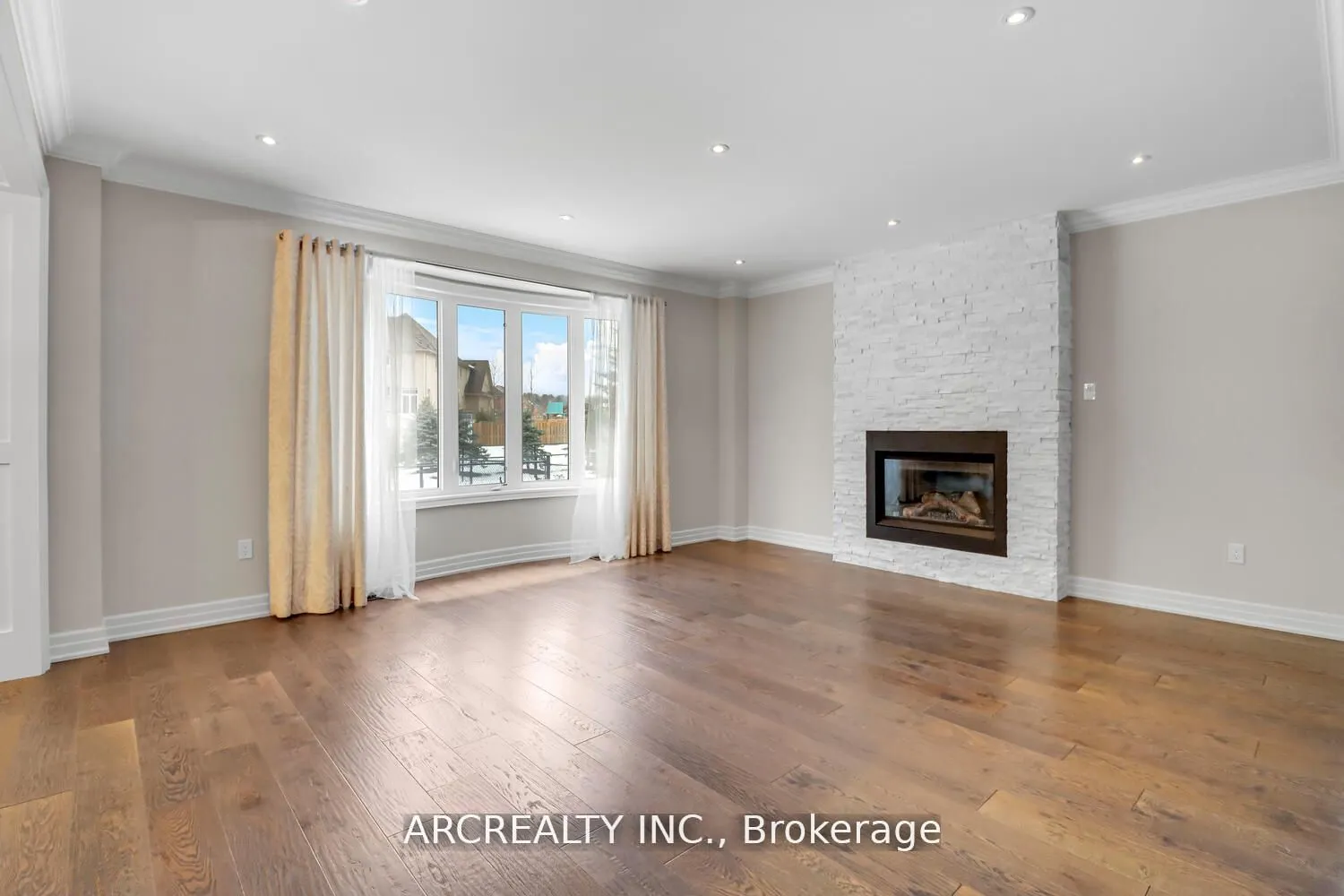 18 Moreau Way