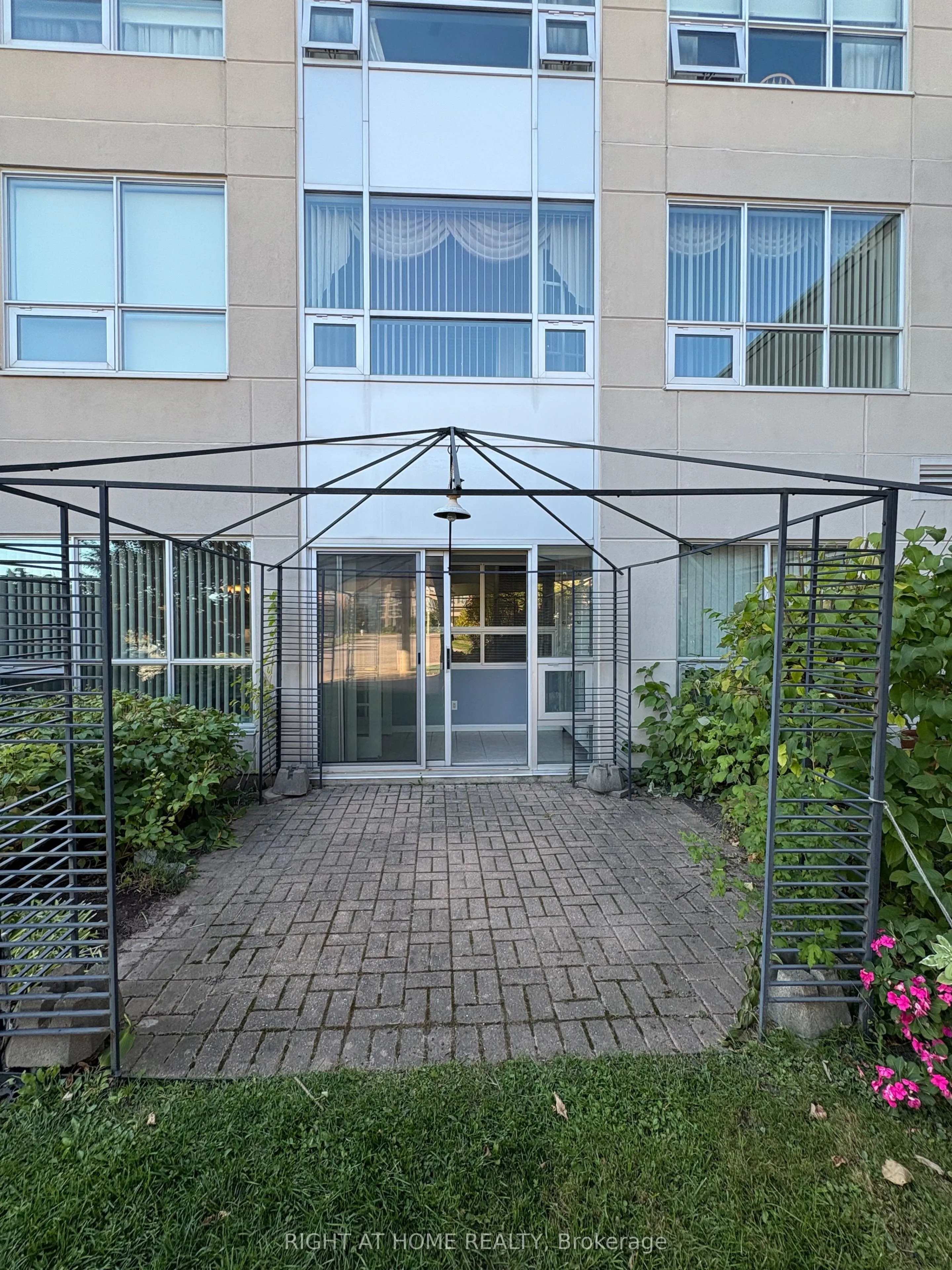 90 Dean Avenue, #101