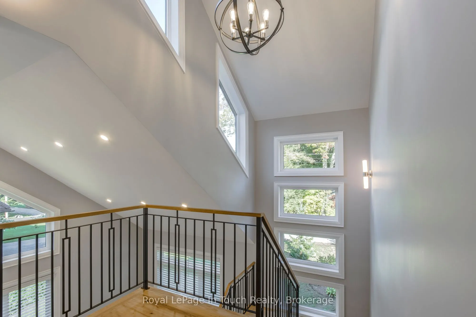 9 Belcourt Crescent
