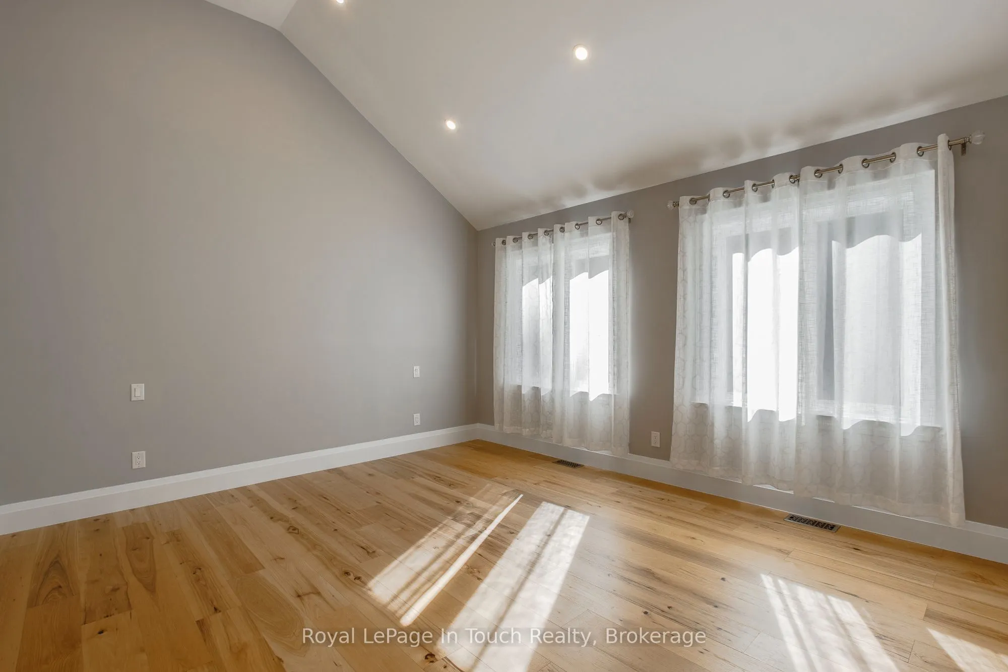 9 Belcourt Crescent