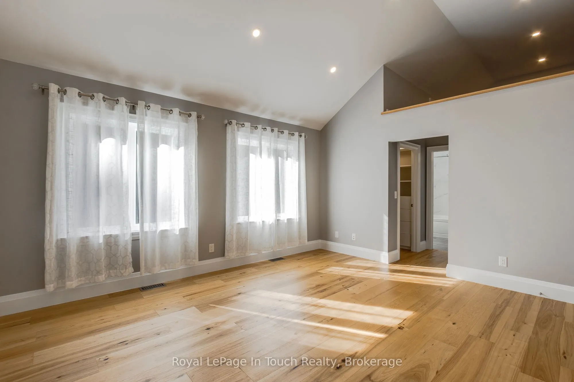 9 Belcourt Crescent
