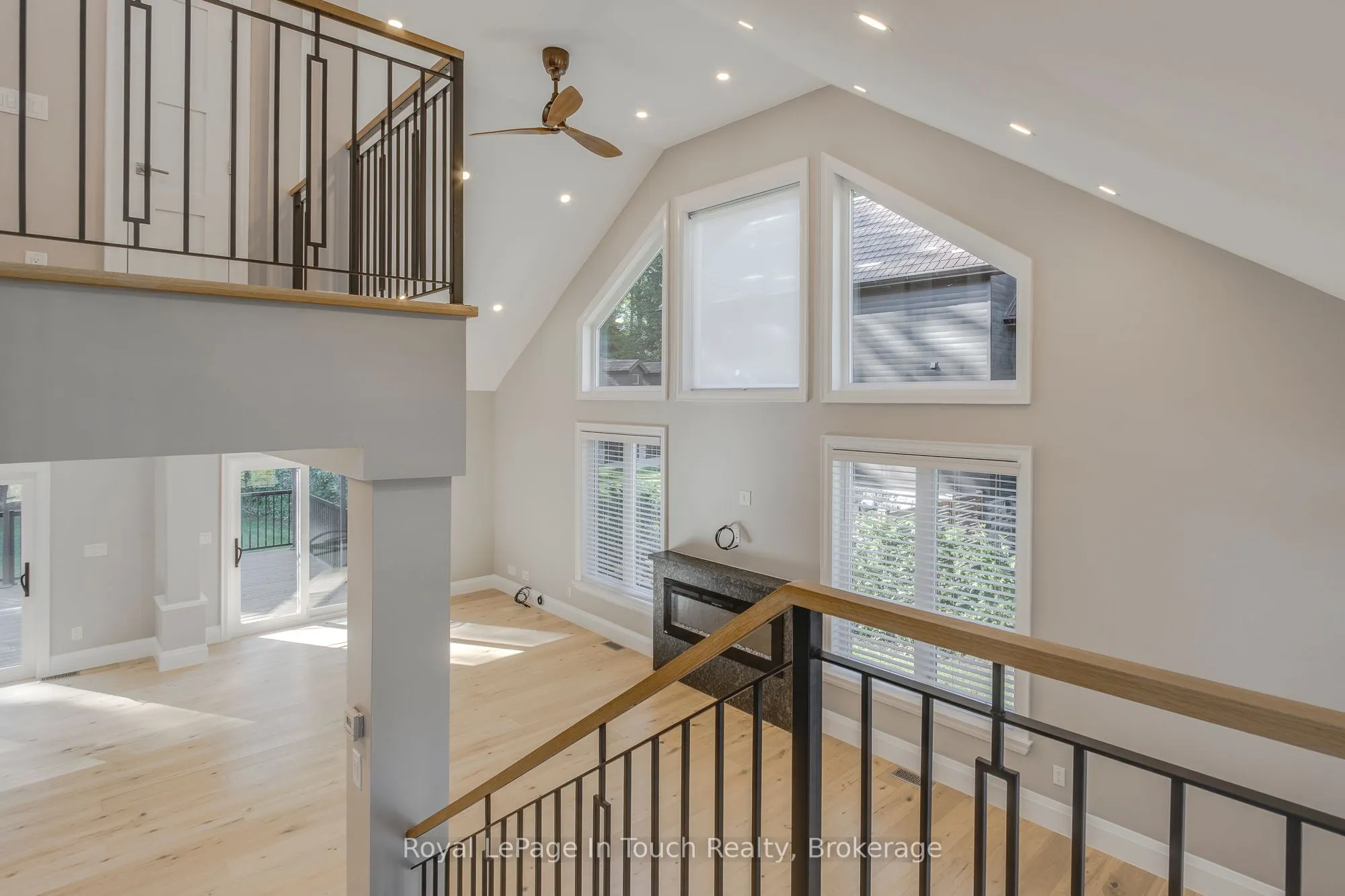 9 Belcourt Crescent