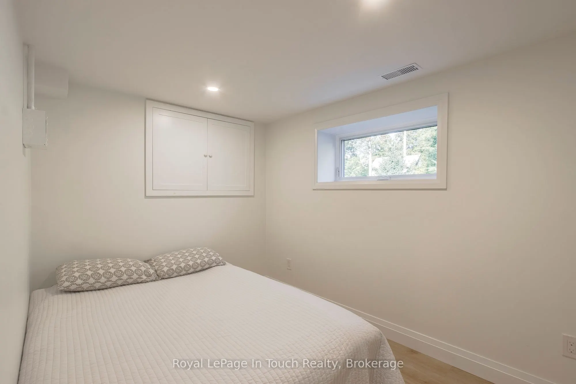 9 Belcourt Crescent