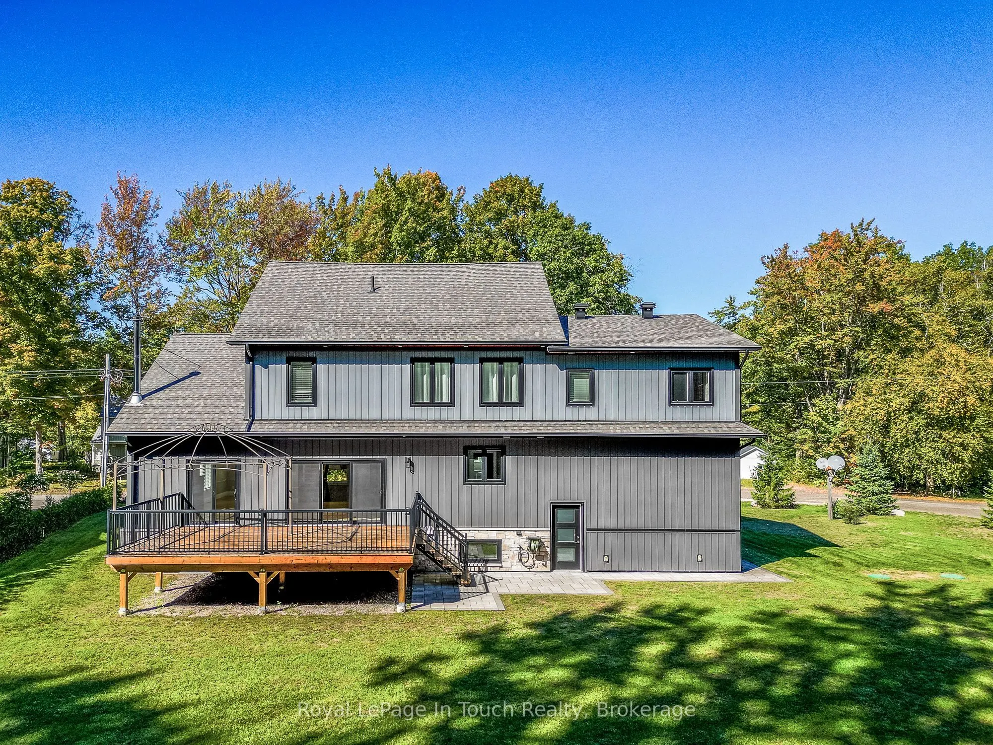 9 Belcourt Crescent