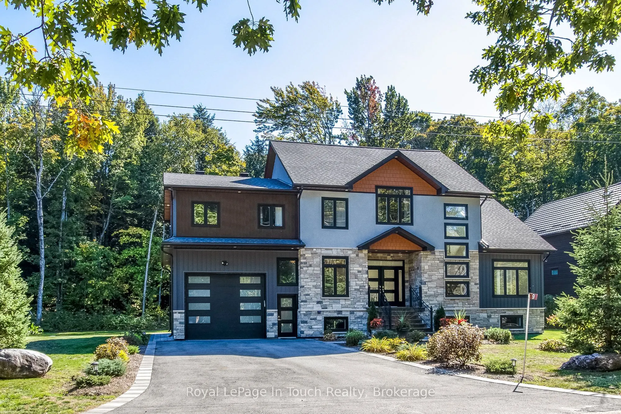 9 Belcourt Crescent