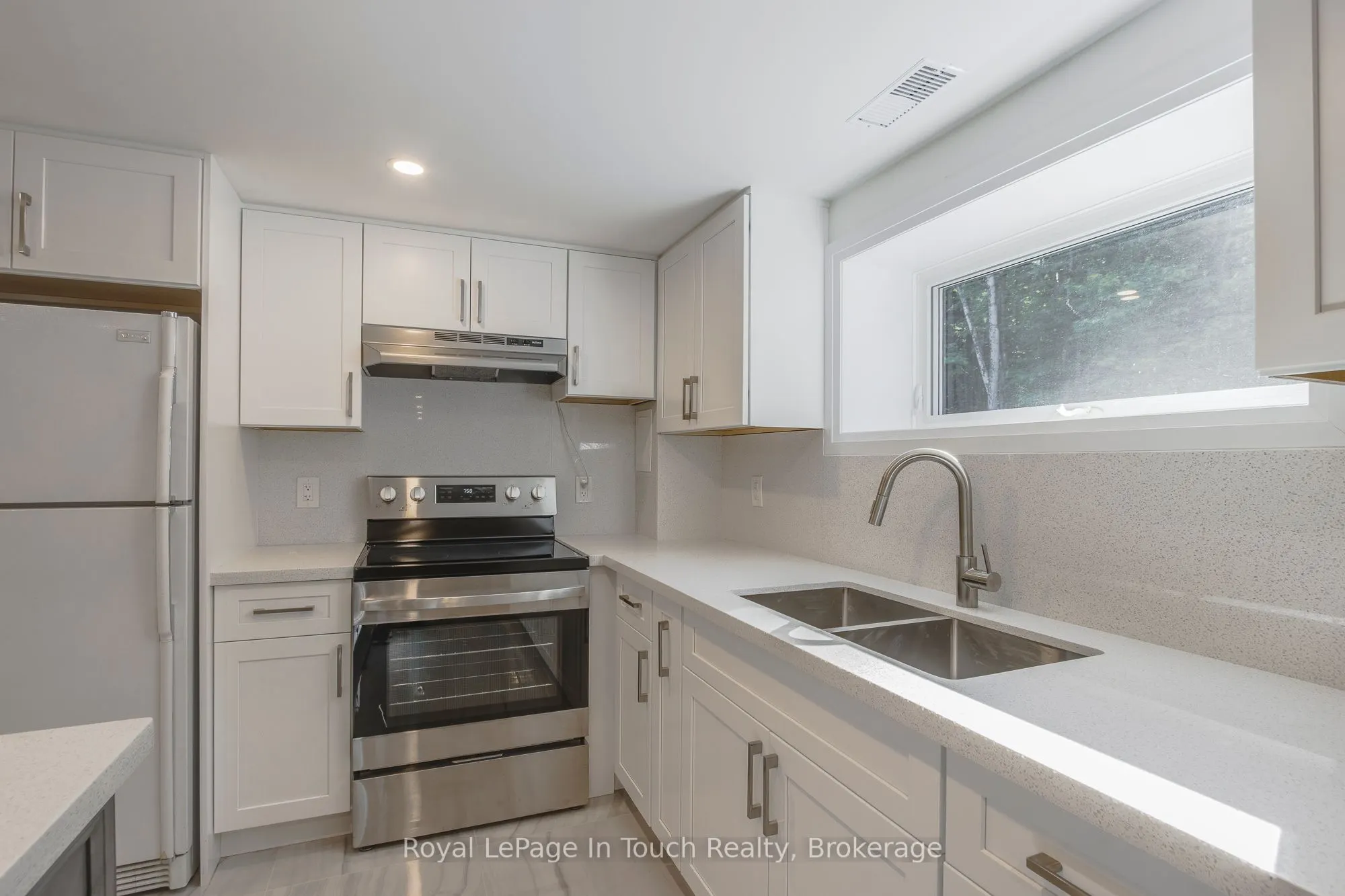 9 Belcourt Crescent