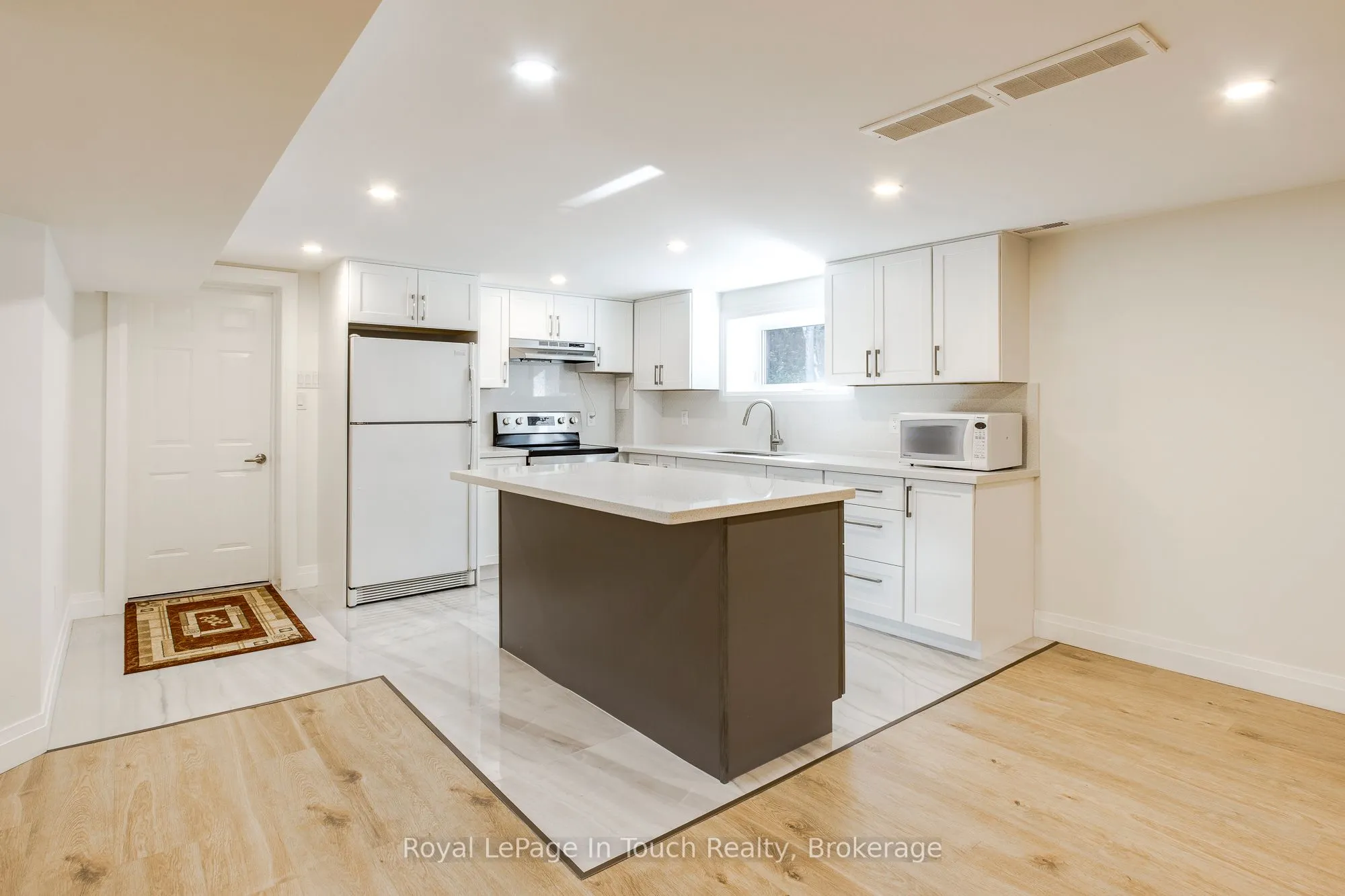 9 Belcourt Crescent