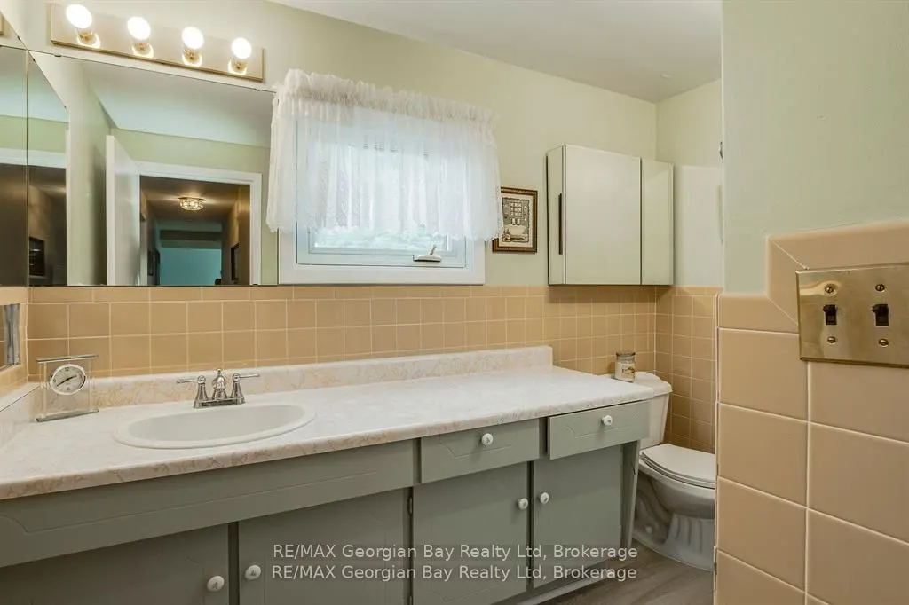 586 Dominion Avenue