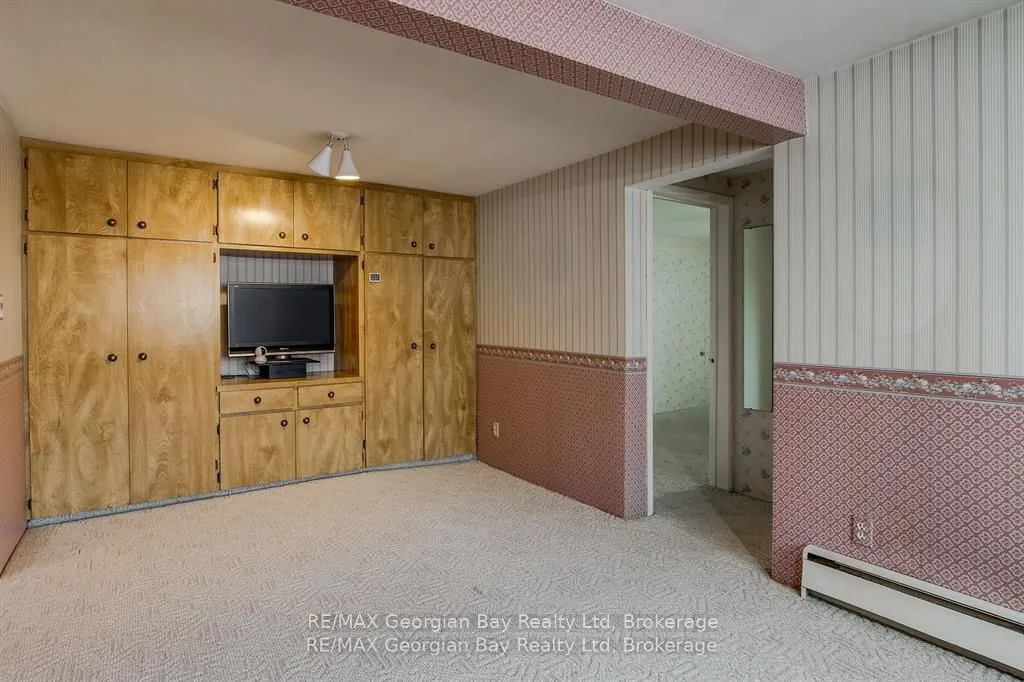 586 Dominion Avenue