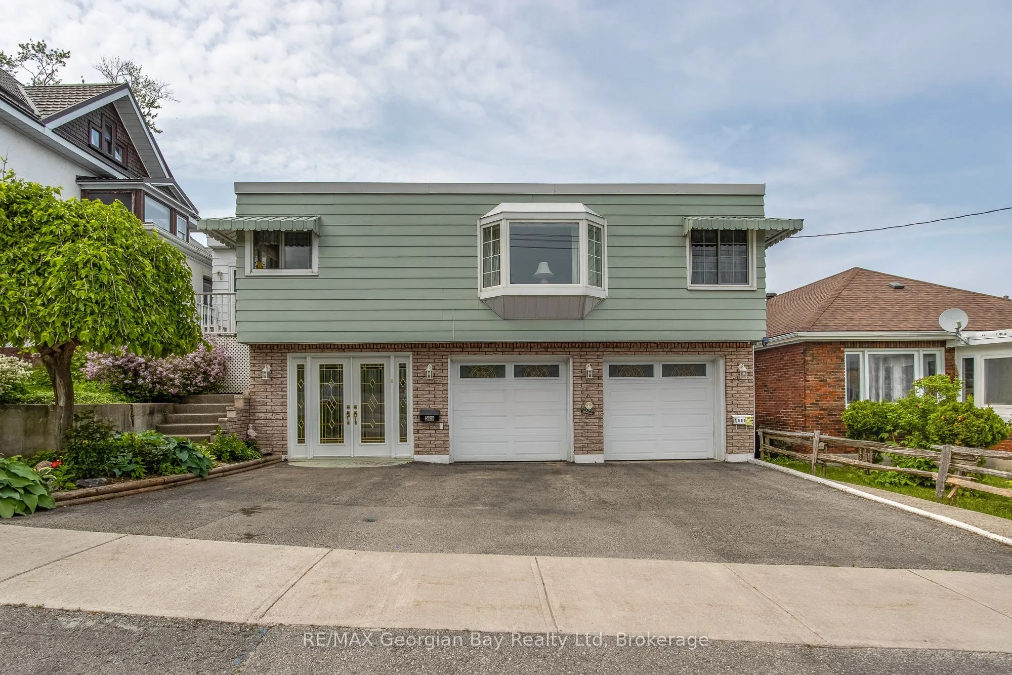 586 Dominion Avenue