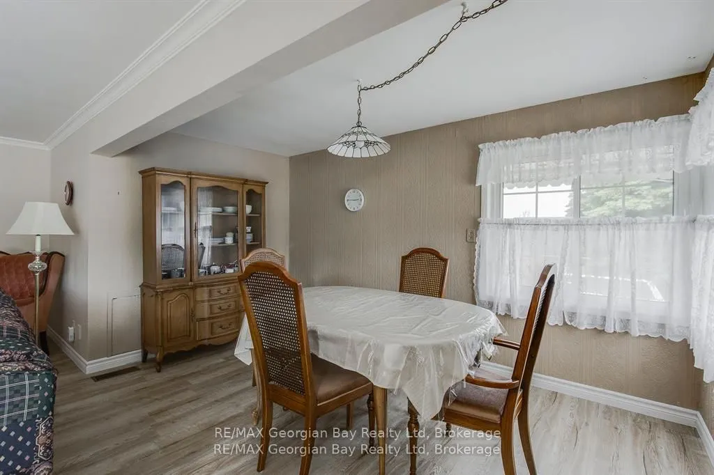 586 Dominion Avenue