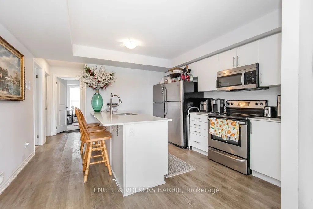 246 Penetanguishene Road, #6