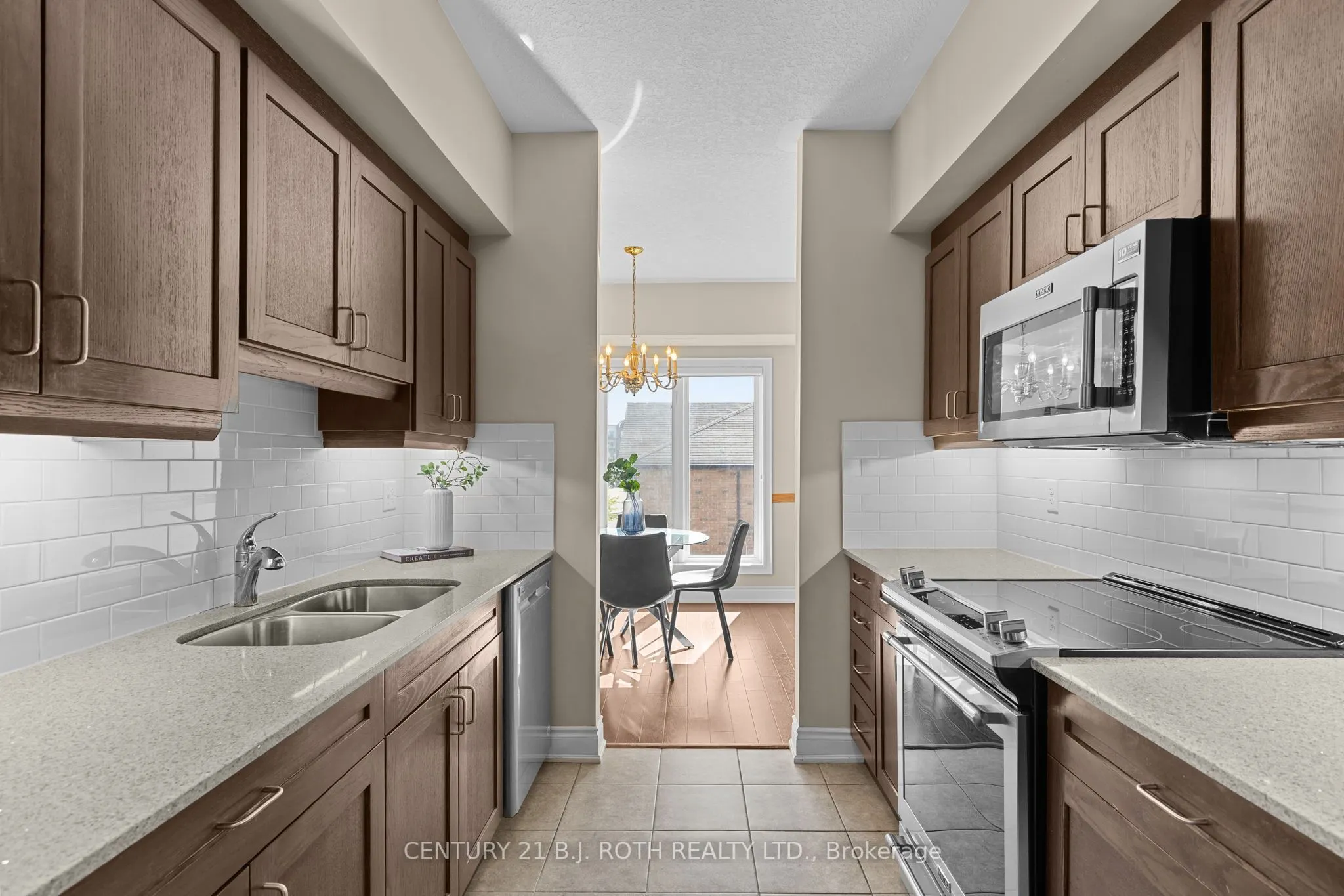 720 YONGE Street, #218