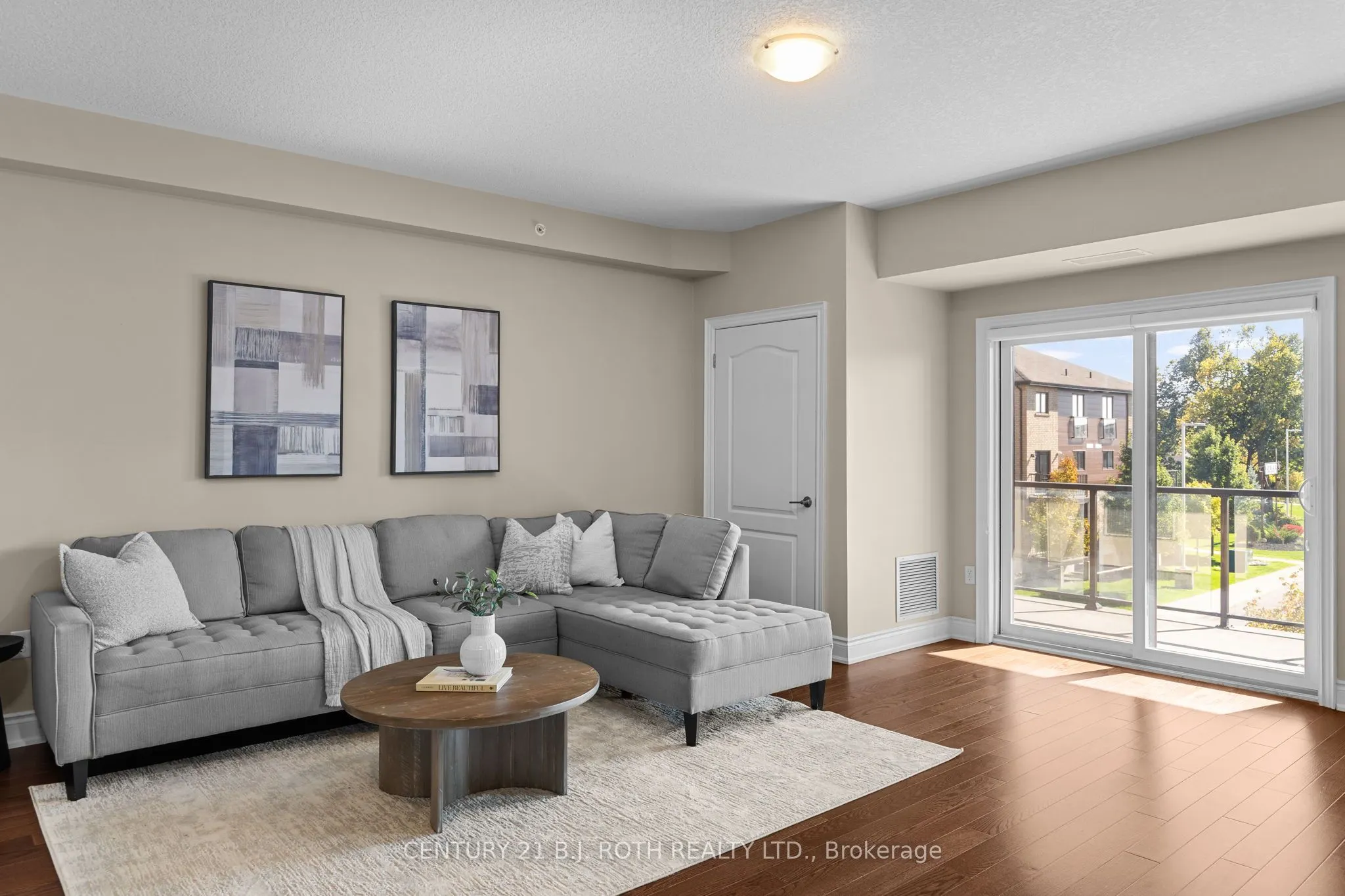 720 YONGE Street, #218