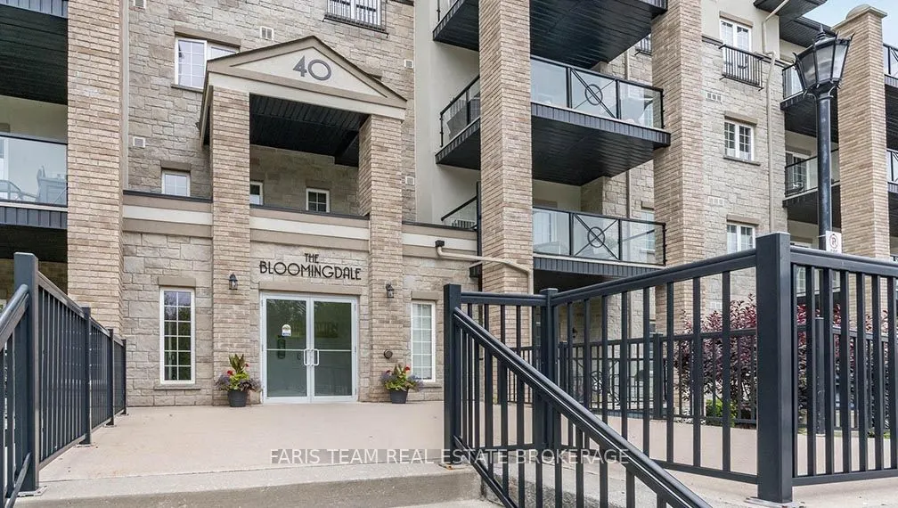 40 Ferndale Drive S, #210