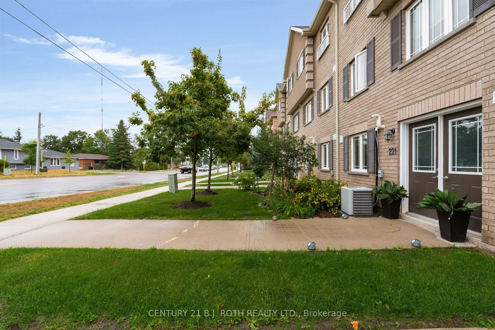 221 Harvie Road, #40