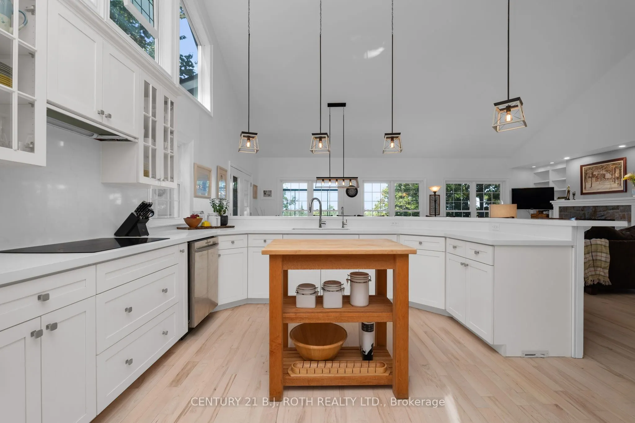 2710 Portage Trail