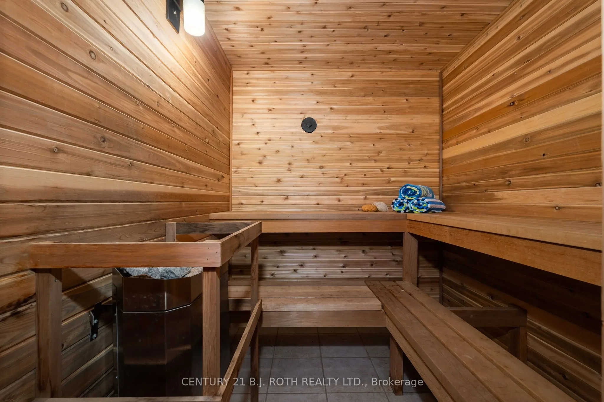 2710 Portage Trail
