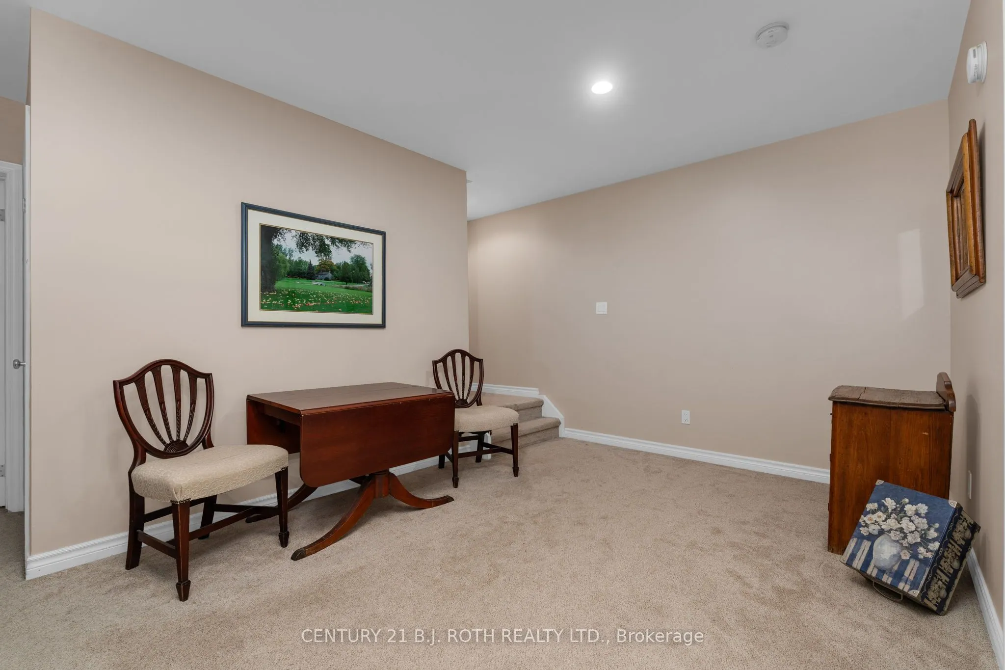 2710 Portage Trail
