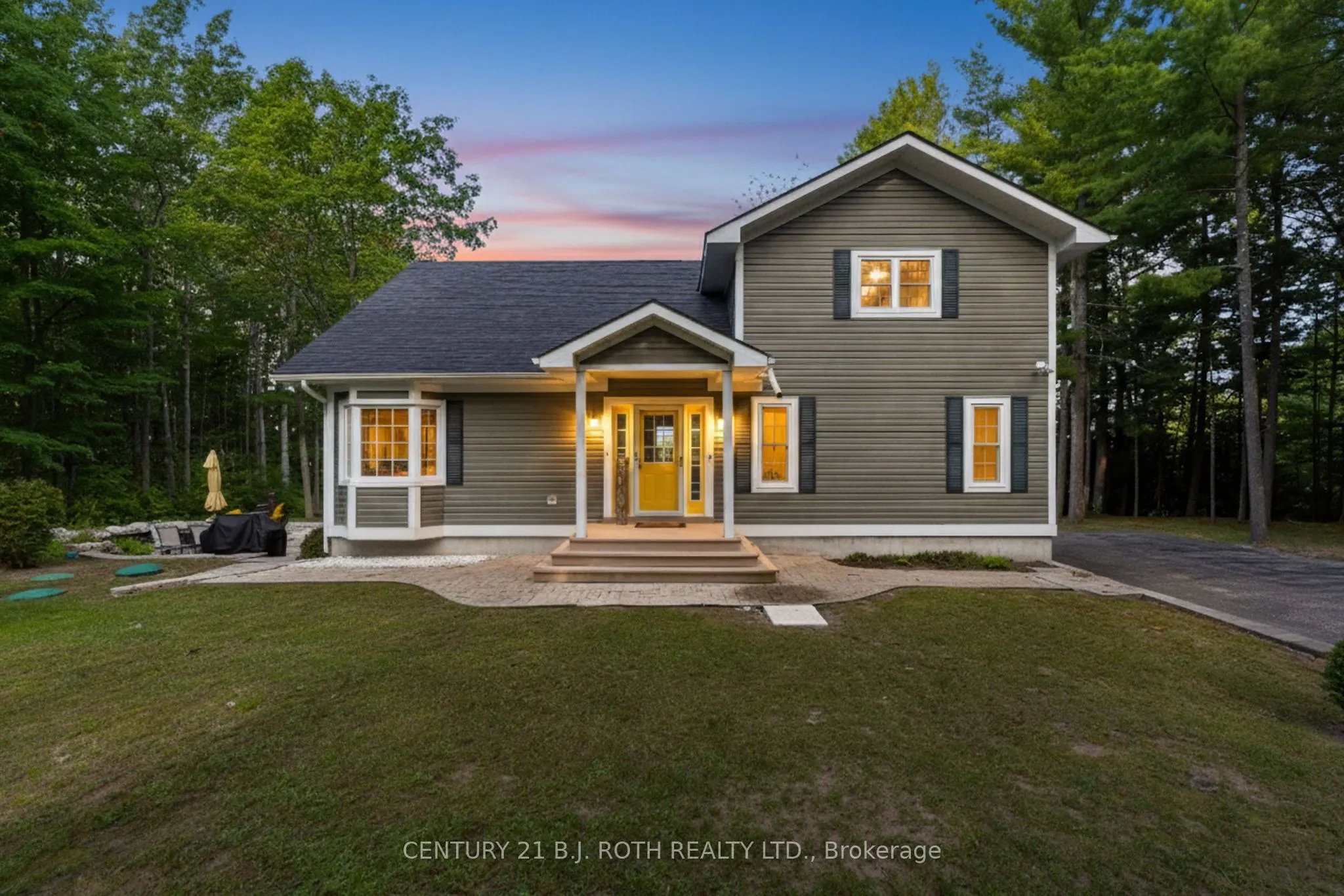 2710 Portage Trail