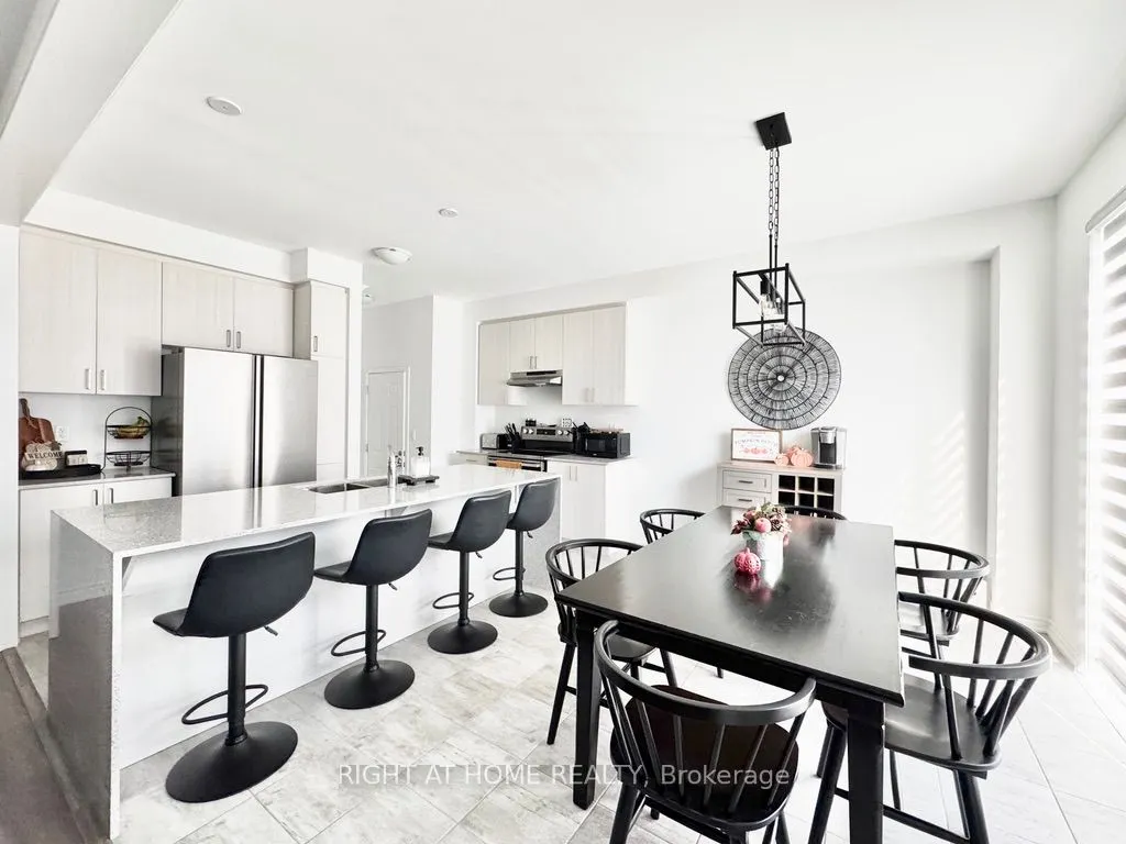 61 Suzuki Street, #Upper