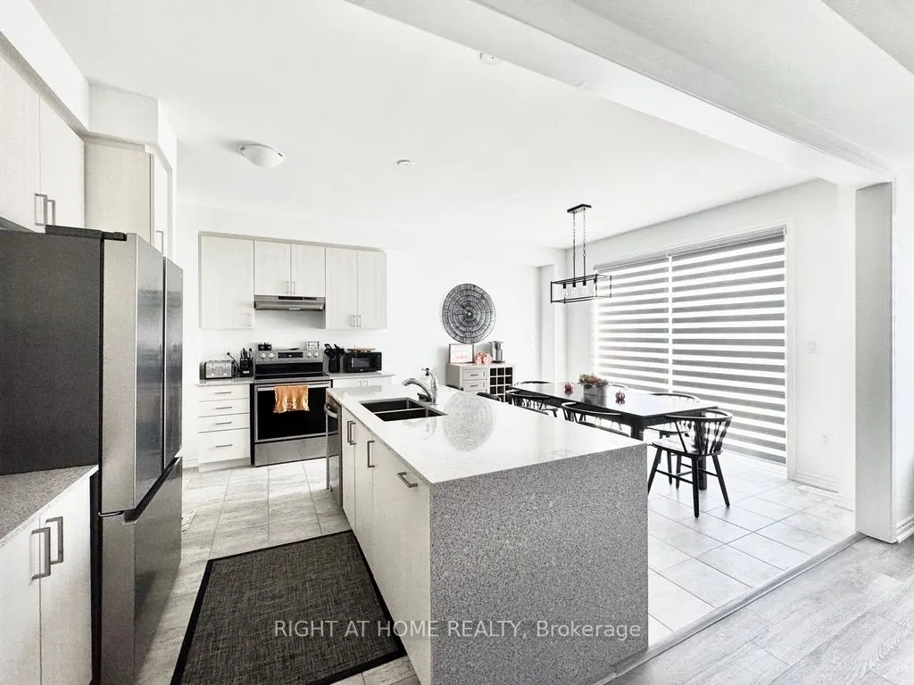 61 Suzuki Street, #Upper