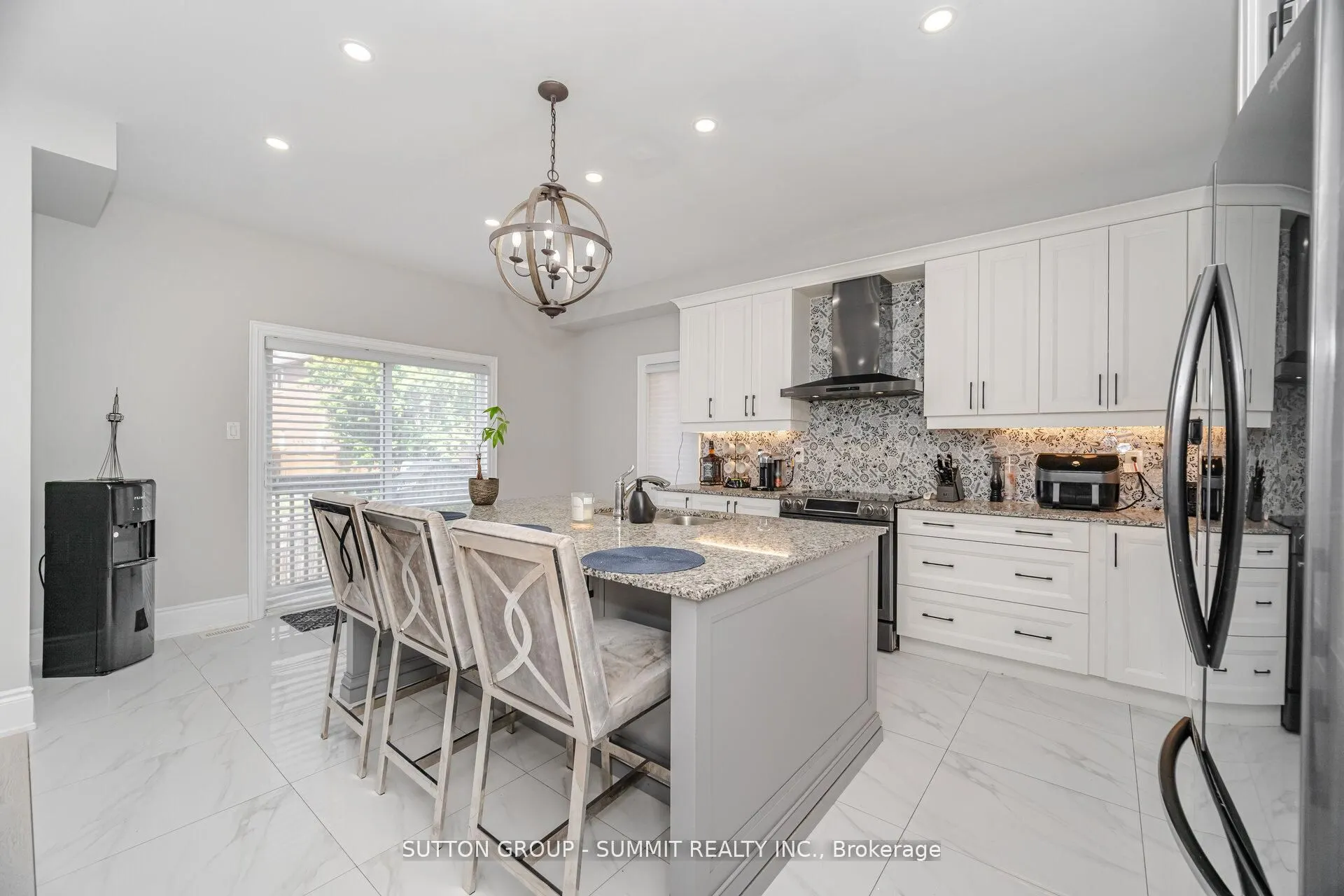 16 Westminster Circle