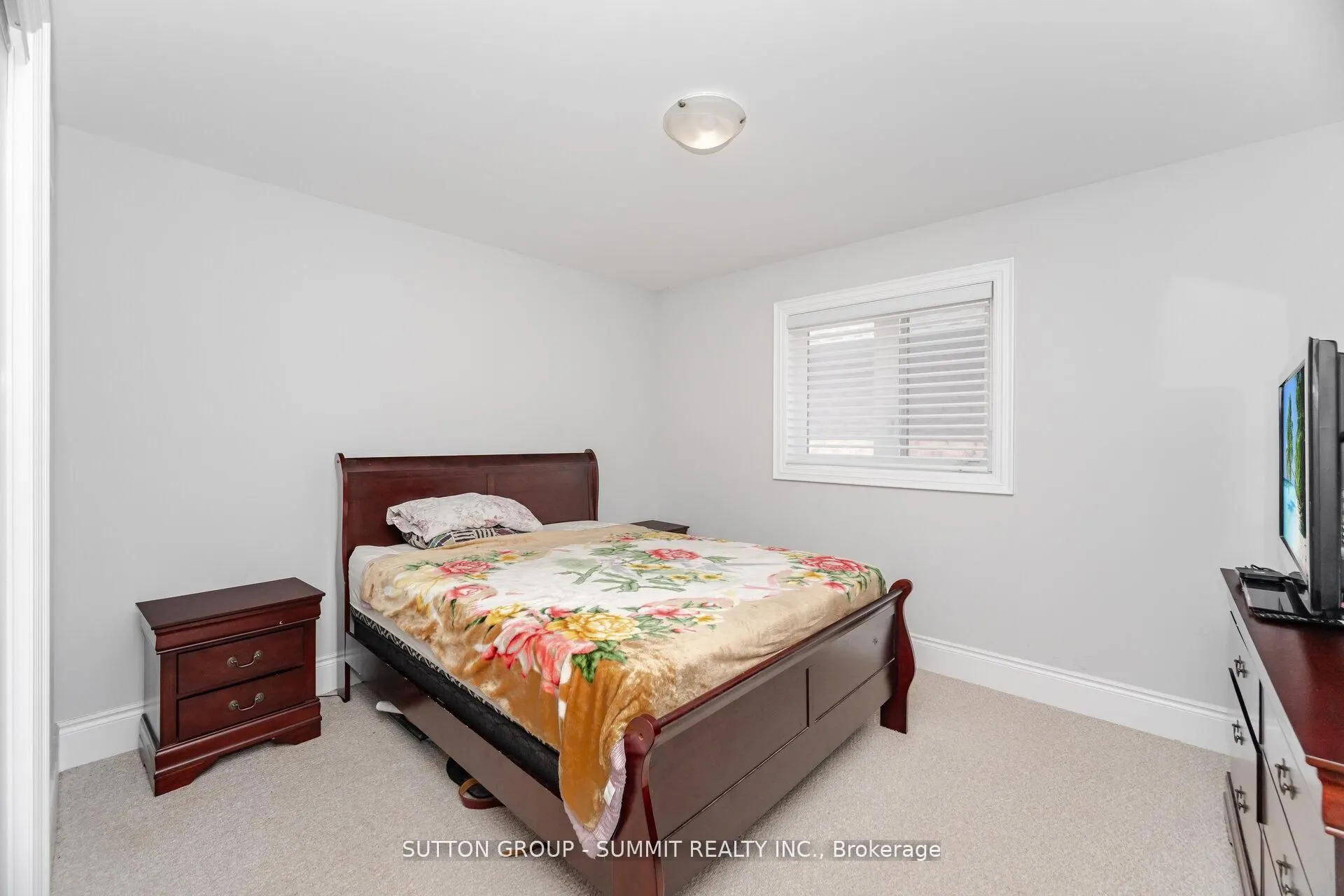 16 Westminster Circle