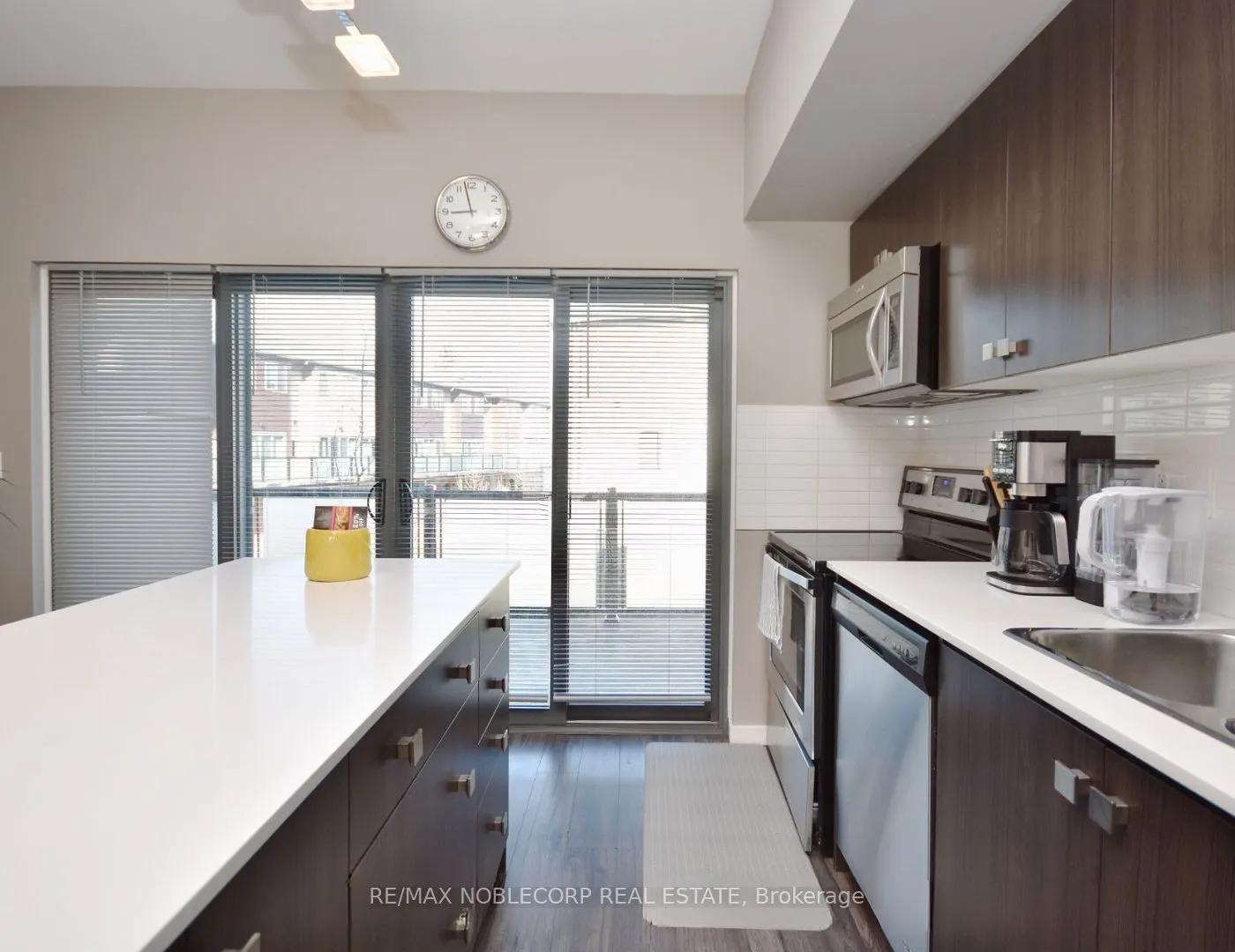 369 Essa Road, #19
