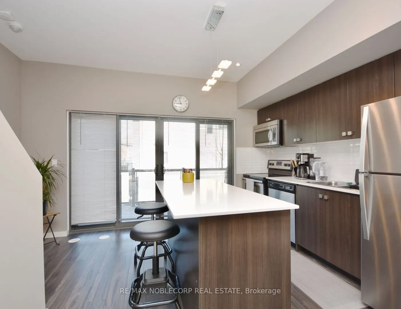 369 Essa Road, #19