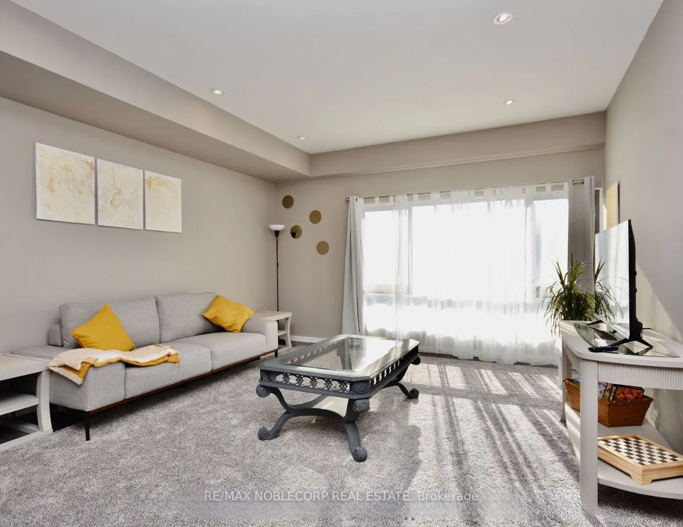 369 Essa Road, #19