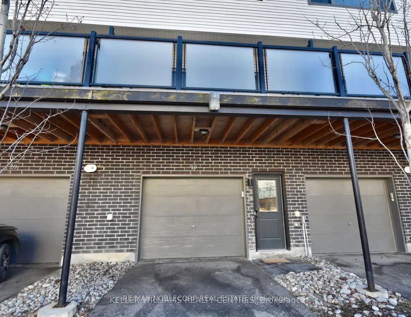 369 Essa Road, #19